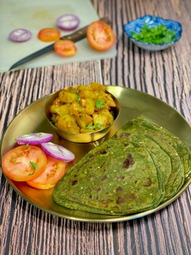 Palak Paratha with Aloo ki Sabzi