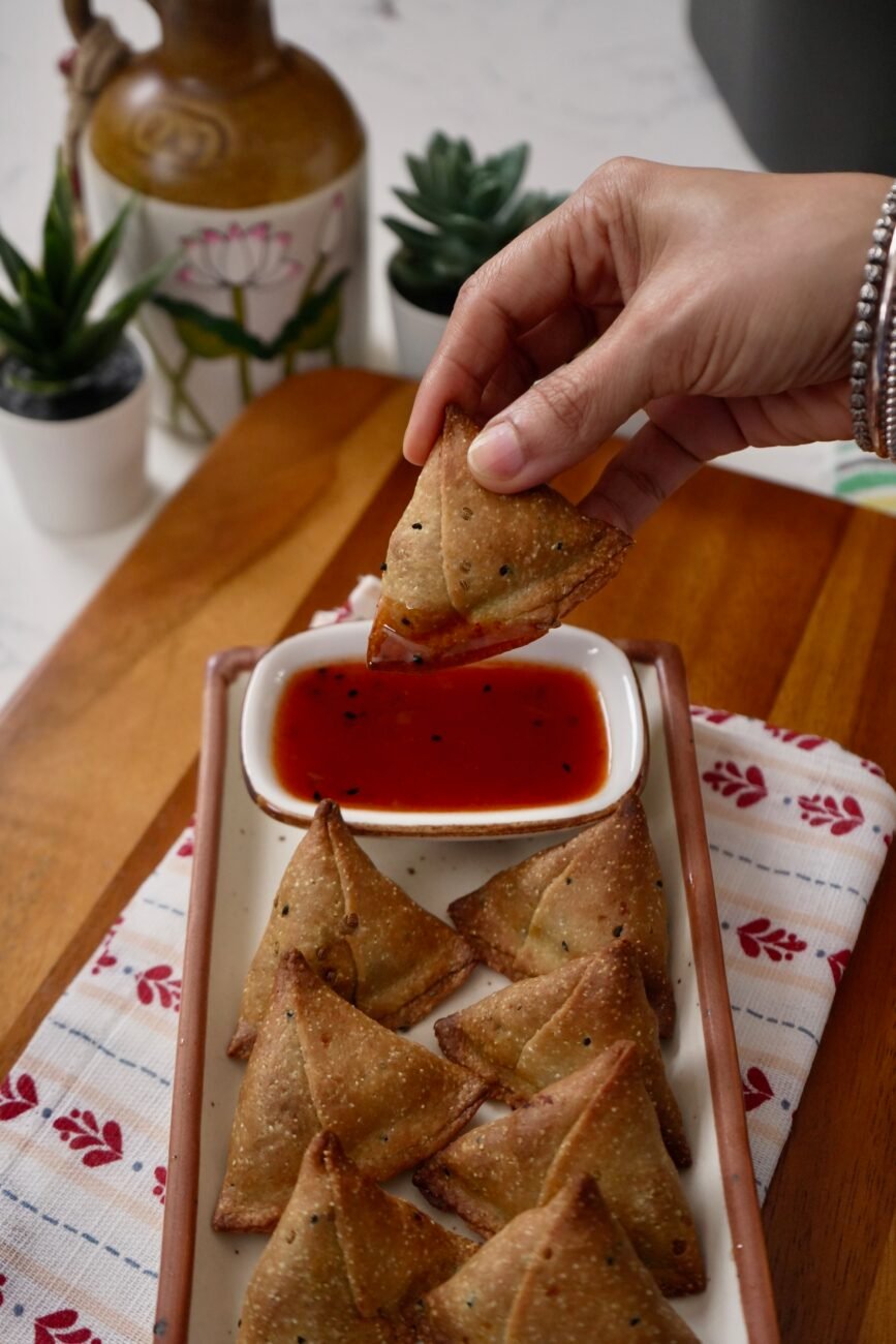 Air fried Mini Samosa & Chutney