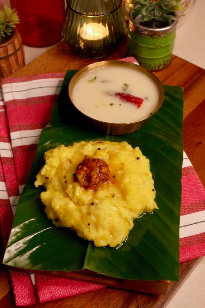 Gujarati Khichdi Kadhi - Meghna Food Magic