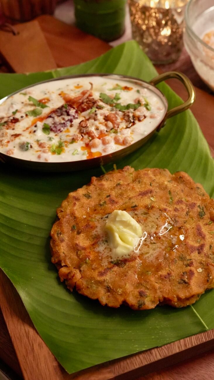 Mooli ka Raita Aur Makki Ka Paratha