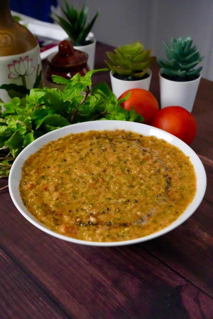 Tomato Pudina Chutney - Meghna Food Magic