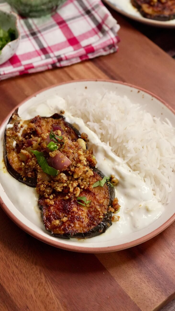 BAINGAN CHAUKONI WITH ONION THECHA