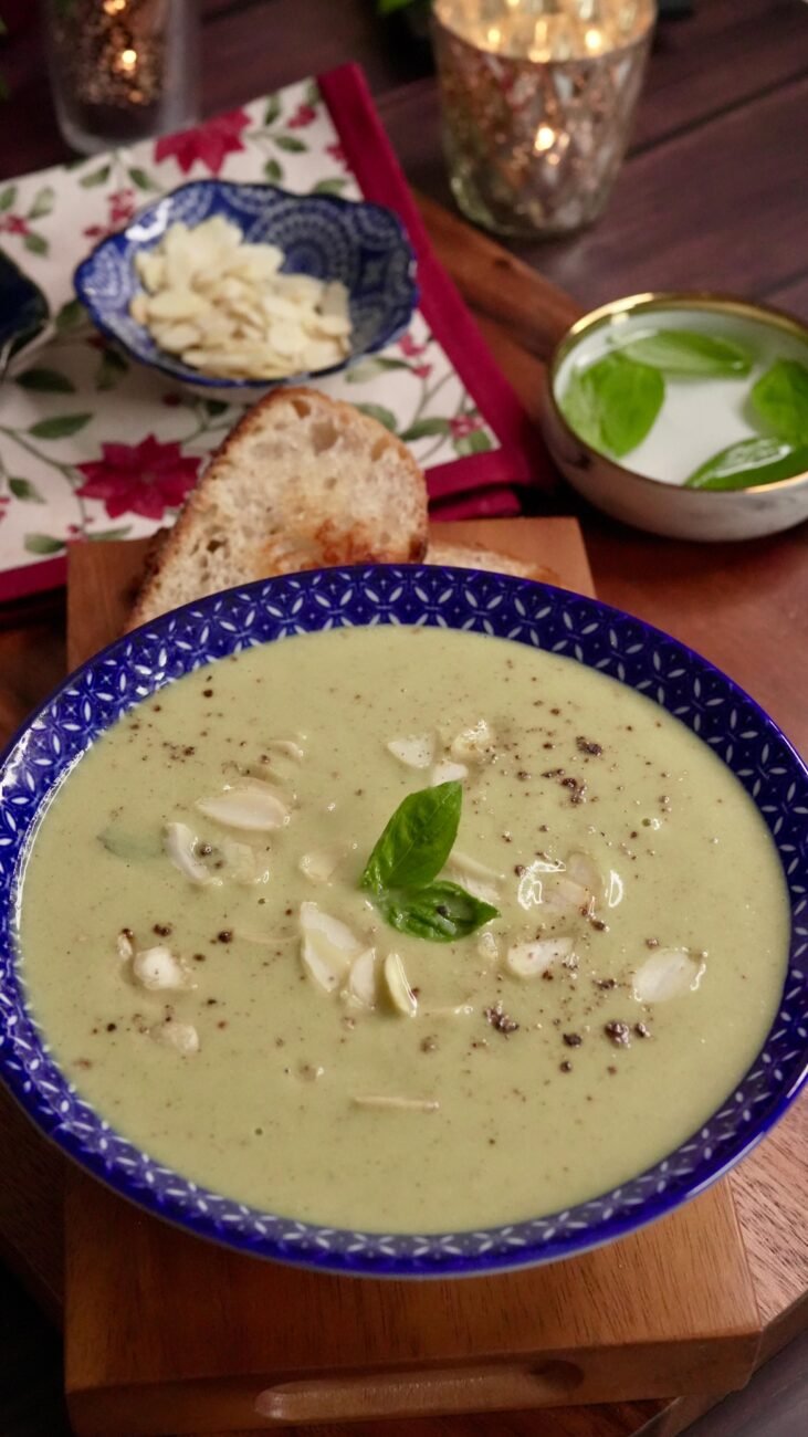 ZUCHHINI ALMOND SOUP