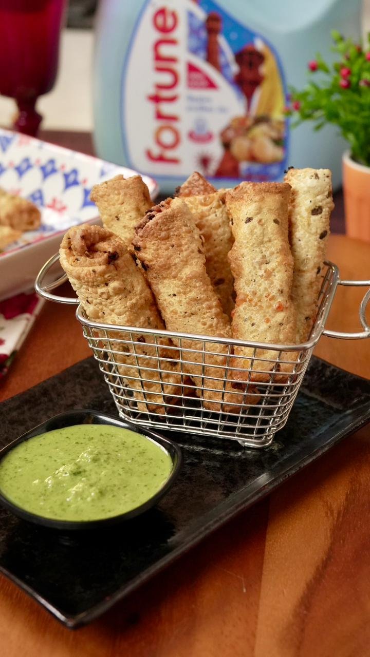 Crunchy & Instant: Papad Paneer Rolls